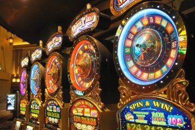 Diamond Empire free-spin bonus round with multiplier symbols on win838